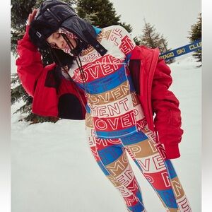 Free People SET Dawn To Dusk
Printed Hoodie and Base Layer Leggings